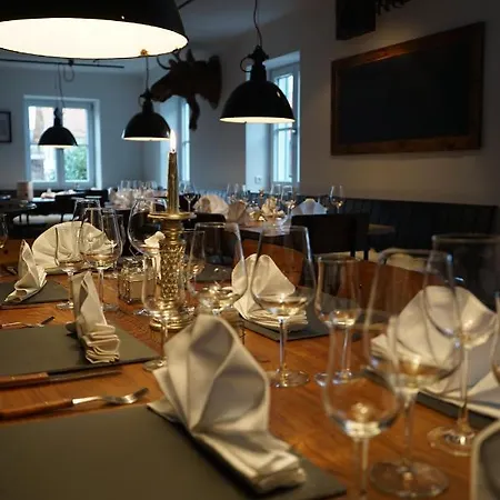 Mara Restaurant & Hotel *