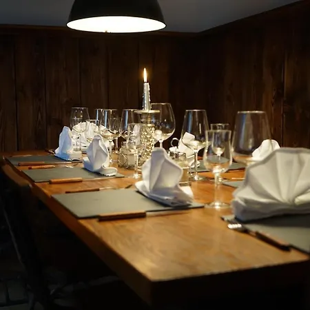 Mara Restaurant & Hotel