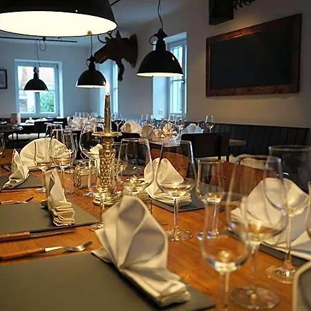 Mara Restaurant & Szálloda *